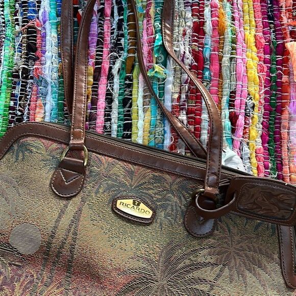 COPY - Ricardo Beverly Hills Vintage Weekender Bag - Picture 4 of 8